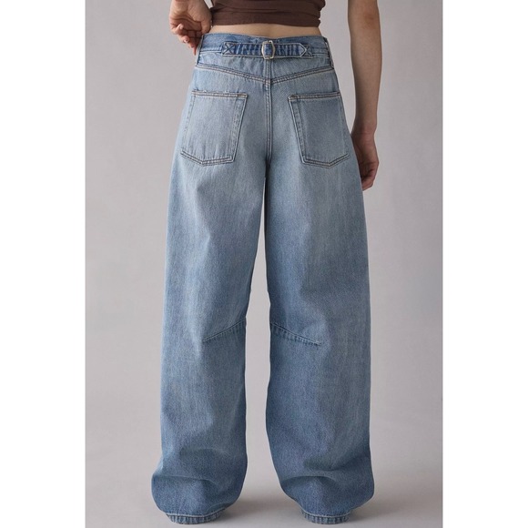 BDG Urban Outfitters Logan Buckle Baggy Barrel Jeans Womens 26 Light Wash - Picture 6 of 16